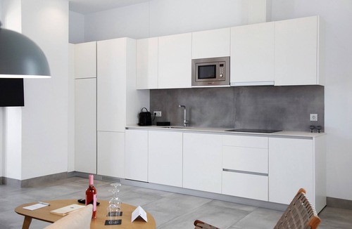Chiclana de la Frontera Apartment | Apartment 'Gran Suite Balcón 4' with Balcony, Wi-Fi and Air Conditioning
