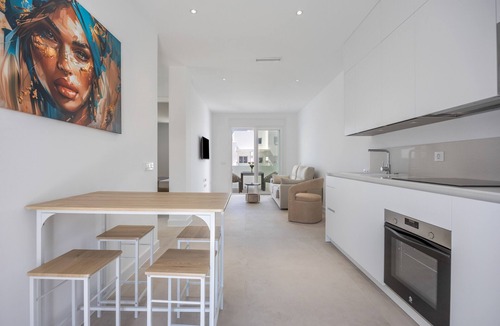 Poblado de Sancti Petri Apartment | Apartment 'Los Drogos, Building A, First D' with Shared Pool, Garden and Wi-Fi