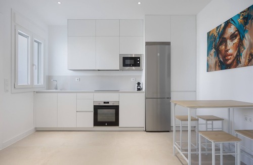 Poblado de Sancti Petri Apartment | Apartment 'Los Drogos Edificio B, Bajo C' with Shared Pool, Wi-Fi & Air Conditioning