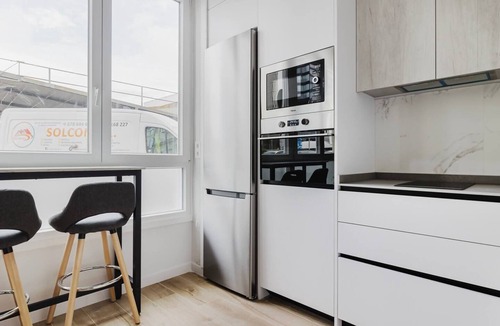 Cotos Apartment | Apartment 4 - Modern in Castellana - 4 Towers
