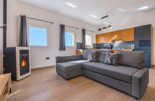 Pradollano Apartment | Apartment '42A' with Mountain Views, Private Terrace and Wi-Fi