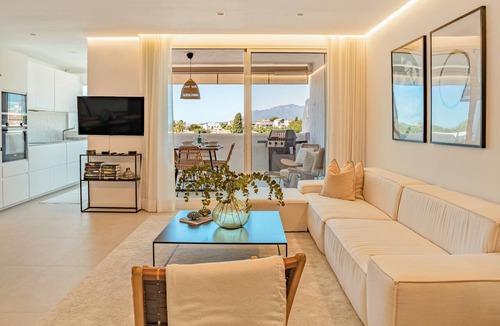 Nueva Andalucia Apartment | Apartment 'Alexy' with Sea Views, Wi-Fi, and Air Conditioning