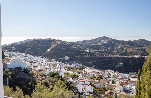 Competa Apartment | Apartment "Alma" with Mountain View, Pool, Whirlpool, Wi-Fi, A/C & Terrace