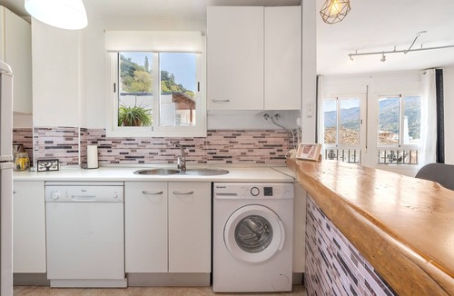 Guejar Sierra Apartment | Apartment 'Alojamiento El Pilar' with Mountain View and Wi-Fi