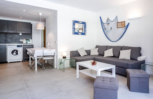 Sa Riera Apartment | Apartment 'Antic Plankton - Sa Riera, Begur' with Private Terrace, Wi-Fi and Air Conditioning