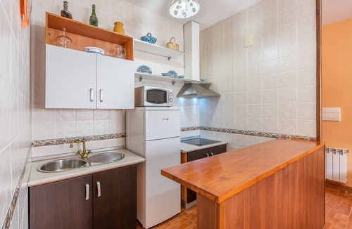 Guejar Sierra Apartment | Apartment 'Apartamento De 2 A 4 Personas' with Balcony and Wi-Fi