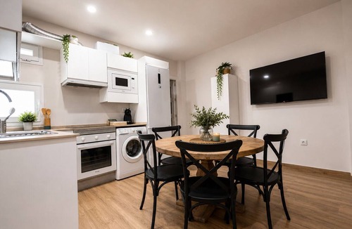 La Catedral Apartment | Apartment "Apartamento la Marquesa" embraced by the walls of Cordoba.