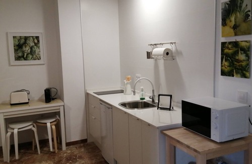Distrito Centro Apartment | Apartment 'Apartamento Planta Baja' with Shared Terrace, Wi-Fi and Air Conditioning