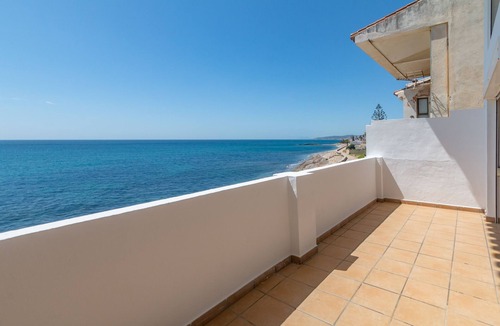 Bahia Dorada Apartment | Apartment "Bahia Dorada 4" with Sea View, Shared Pool & Wi-Fi