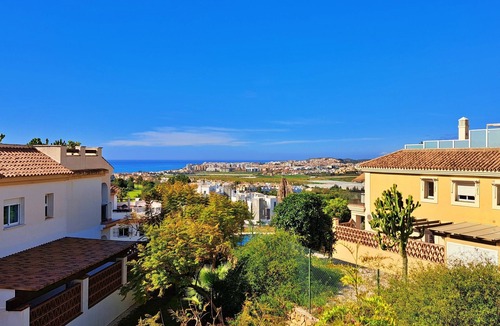 Caleta de Velez Apartment | Apartment 'Baviera Golf' with Sea View, Wi-Fi and Air Conditioning