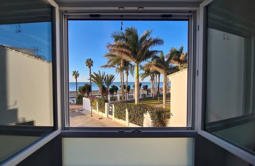 Caleta de Velez Apartment | Apartment 'Beach Panorama Caleta' Waterfront and Air Conditioning