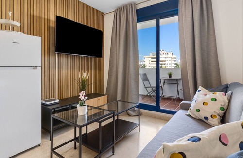 Torrequebrada Apartment | Apartment 'Beach Escape' with Sea View, Wi-Fi and Air Conditioning