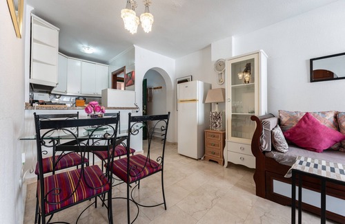 Arroyo de la Miel Apartment | Apartment 'Benalmadenasol' with Shared Pool, Wi-Fi and Air Conditioning