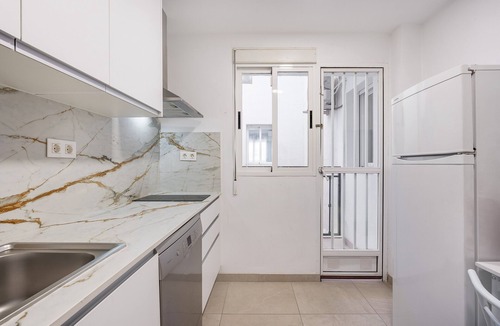 Maracena Apartment | Apartment 'Bright in Maracena' with Private Terrace, Wi-Fi and Air Conditioning