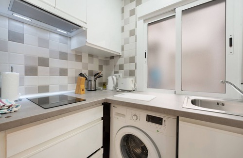 Estepona Apartment | Apartment 'Casa Bonita Estepona' with Wi-Fi