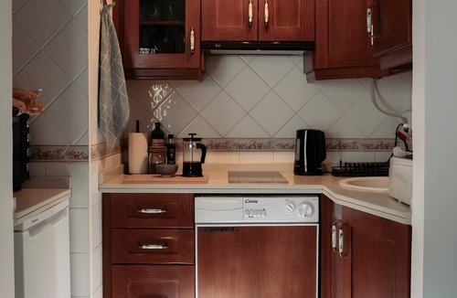 Pinos Genil Apartment | Apartment 'Casa De Manuel' with Wi-Fi