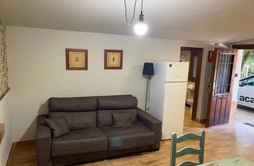 Huetor Santillan Apartment | Apartment 'Casa Rural Luís' with Mountain View, Shared Pool and Wi-Fi
