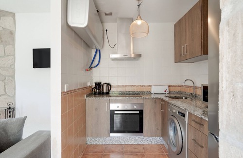 Montejaque Apartment | Apartment 'Casa Isabelina' with Mountain View, Shared Pool and Shared Garden