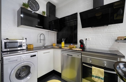 Chipiona Apartment | Apartment 'Casa Margara' with Wi-Fi and Air Conditioning