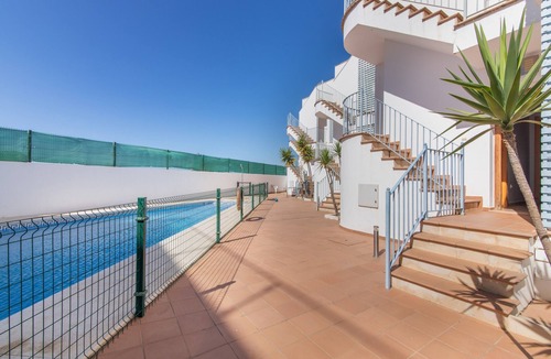 Villablanca Apartment | Apartment 'Con Piscina Y Garaje' with Shared Pool and Wi-Fi