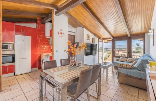 Vegas del Genil Apartment | Apartment 'Con Vistas A Las Montañas' with Mountain View, Wi-Fi and Air Conditioning