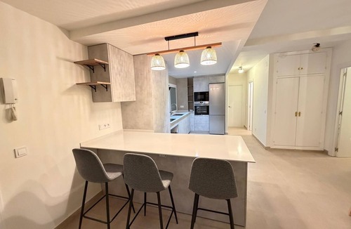 San Vicente Apartment | Apartment corazón in historical center of Sevilla w/balcony - fast Wifi - AC