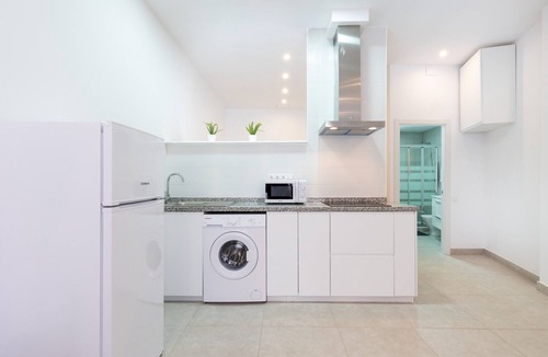 Cruz de Humilladero Apartment | Apartment “El Andén de la Estación 2” Near the Beach with Air Conditioning