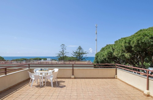 Los Canos de Meca Apartment | Apartment 'En Los Caños De Meca' with Sea View, Wi-Fi and Air Conditioning