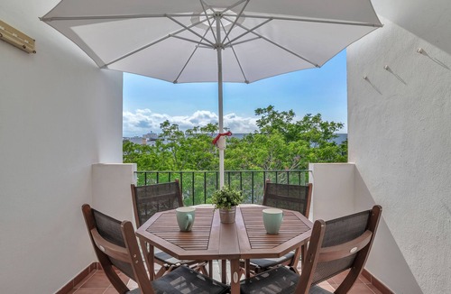 Conil de la Frontera City Center Apartment | Apartment 'Casa Vir' Ideal for Families with Private Terrace and Air Conditioning