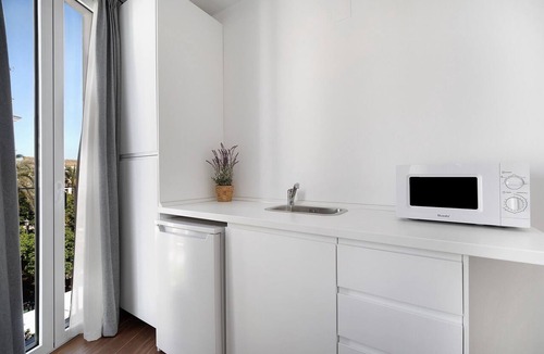 Jerez de la Frontera Old Town Apartment | Apartment 'Casa Milano 2' with Balcony, Wi-Fi and Air Conditioning