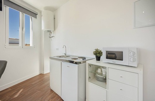 Jerez de la Frontera Old Town Apartment | Apartment 'Casa Milano 3' with Balcony, Wi-Fi and Air Conditioning