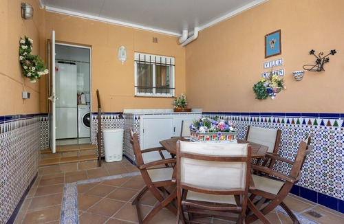 Sanlucar de Barrameda Apartment | Apartment 'Los Mellis' with Private Terrace, Wi-Fi and Air Conditioning