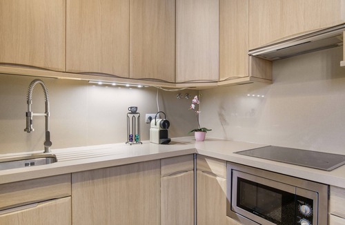 Sanlucar de Barrameda Apartment | Apartment 'Godoy' with Balcony, Wi-Fi and Air Conditioning
