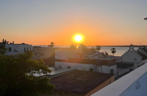Sanlucar de Barrameda Apartment | Apartment 'Bajo De Guía 1A' with Private Terrace, Wi-Fi and Air Conditioning