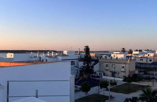 Sanlucar de Barrameda Apartment | Apartment 'Bajo De Guía 1A' with Private Terrace, Wi-Fi and Air Conditioning