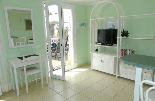 Caleta de Velez Apartment | Apartment 'Estaño' with Sea View, Private Pool and Wi-Fi