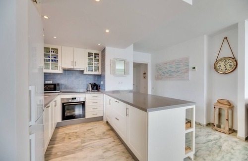 Estepona Apartment | Apartment 'Estepona Beach' with Sea View, Wi-Fi and Air Conditioning