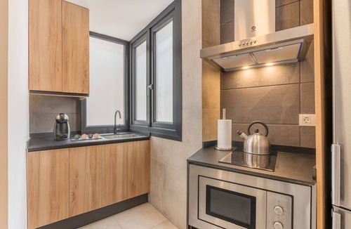 Central District Apartment | Apartment 'Family Catedral' with Balcony, Wi-Fi and Air Conditioning