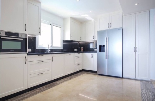 Estepona Apartment | Apartment first line of Playa del Cristo Beach