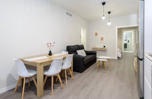 Torrejon de Ardoz Apartment | Apartment for groups near the airport