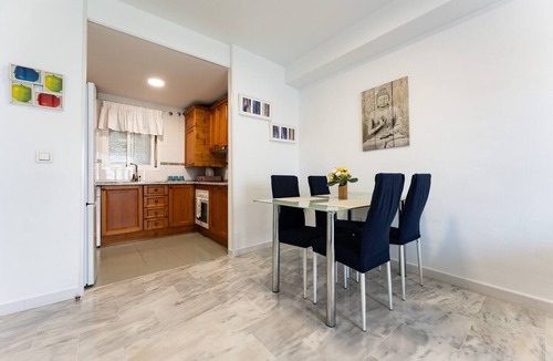 Fuengirola Apartment | Apartment 'Fuengirola Los Pacos Vistamar' with Sea View, Wi-Fi and Air Conditioning