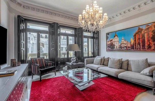 Justicia Villa | Apartment Gran Via - Five Bedroom Villa, Sleeps 10