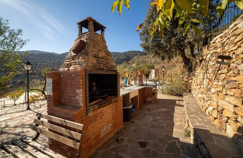 Laroya House | Apartment In A Hotel 'Los Moreno' with Mountain View, Wi-Fi