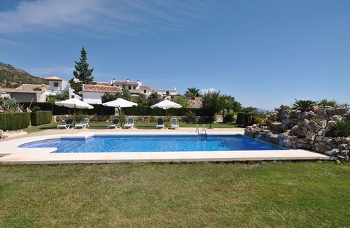 Alfarnatejo Cottage | Apartment in ancient farm located in beautiful mountainous scenery in Periana
