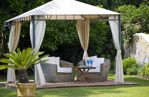 Guadalmina Apartment | Apartment in Guadalmina, Puerto Banus, Marbella with pool and private garden