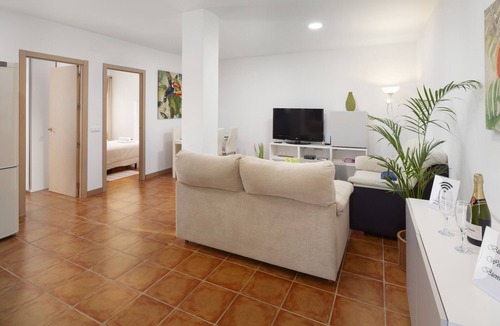 Totalan Apartment | Apartment "La Azomadilla" with Shared Terrace and Wi-Fi