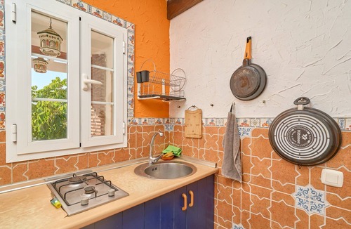 La Cala del Moral Apartment | Apartment 'La Canarita' with Sea Views, Wi-Fi, and Air Conditioning