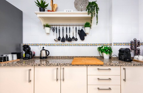 Urbanizacion Puerto de Estepona Apartment | Apartment 'La Fragata Estepona 3b 2b' with Sea View, Wi-Fi and Air Conditioning
