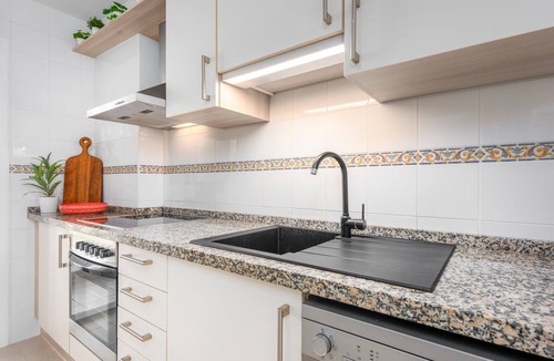 Urbanizacion Puerto de Estepona Apartment | Apartment 'La Fragata Estepona 3b 2b' with Sea View, Wi-Fi and Air Conditioning