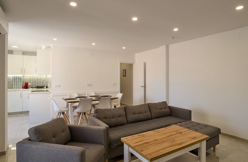 Distrito Sur Apartment | Apartment 'Las 4 Llaves De Córdoba 2' with Private Terrace, Wi-Fi and Air Conditioning